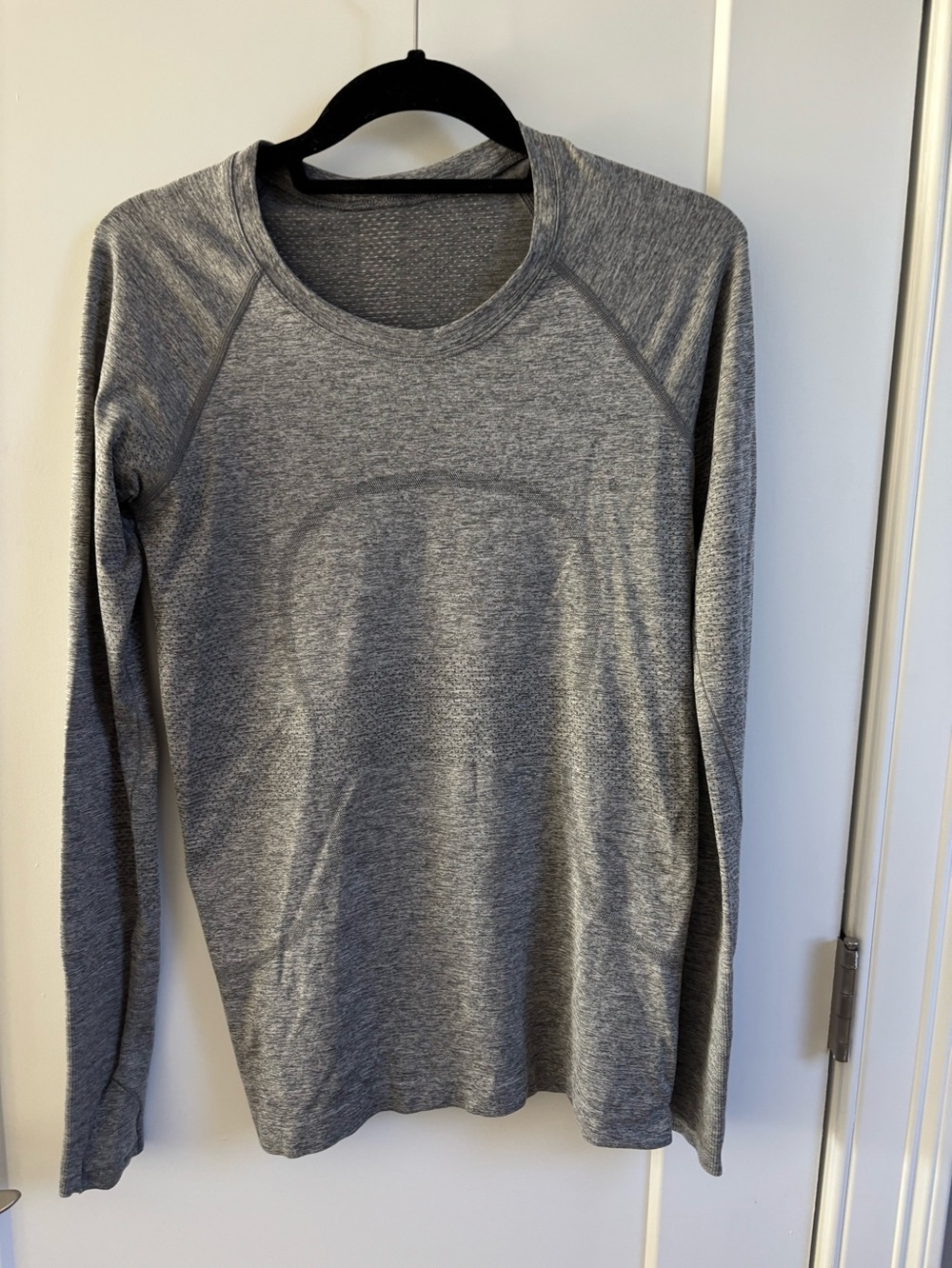 Lulu Lemon Women's Grey Long-Sleeve Performance Top